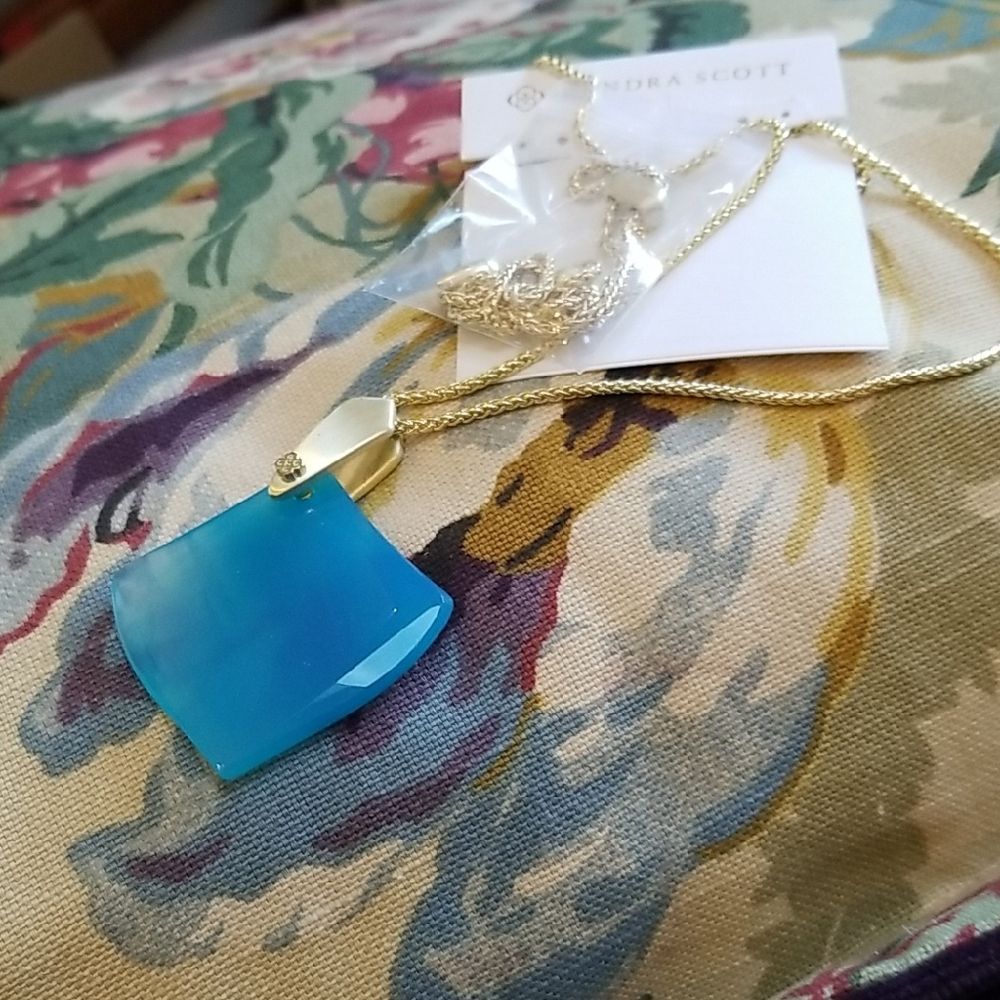 Kendra Scott Gold ASTORIA Necklace with Blue Pendant!  NWT!!!